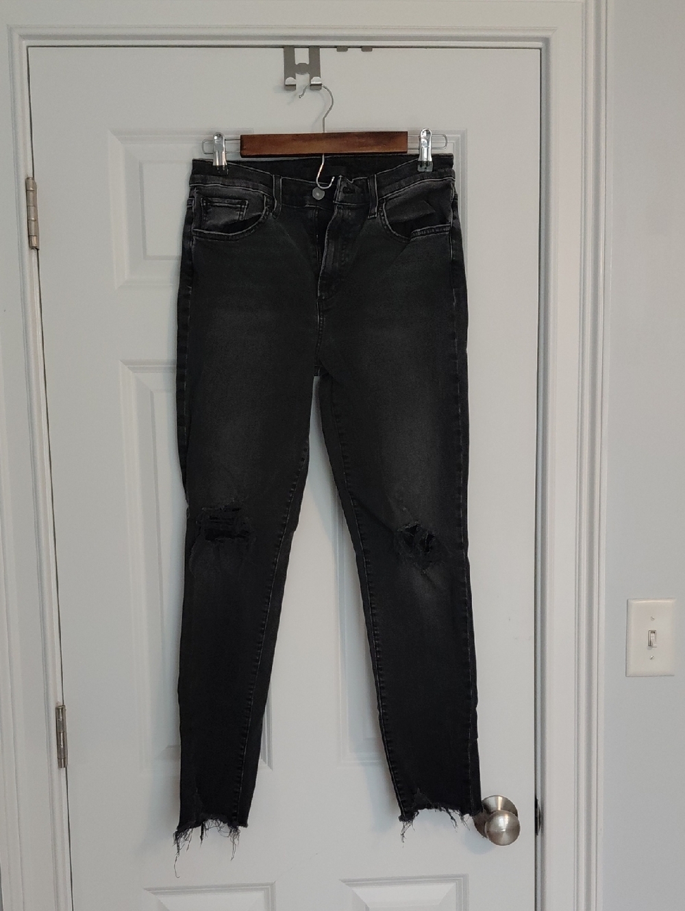 Joe's Jeans Black Distressed Skinny Jeans, Size W29